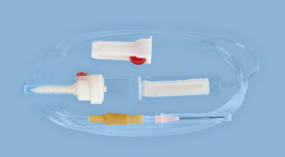 Система для вливаний гемотрансфузионная для крови с пластиковой иглой — 20 шт/уп купить оптом в Владивостоке